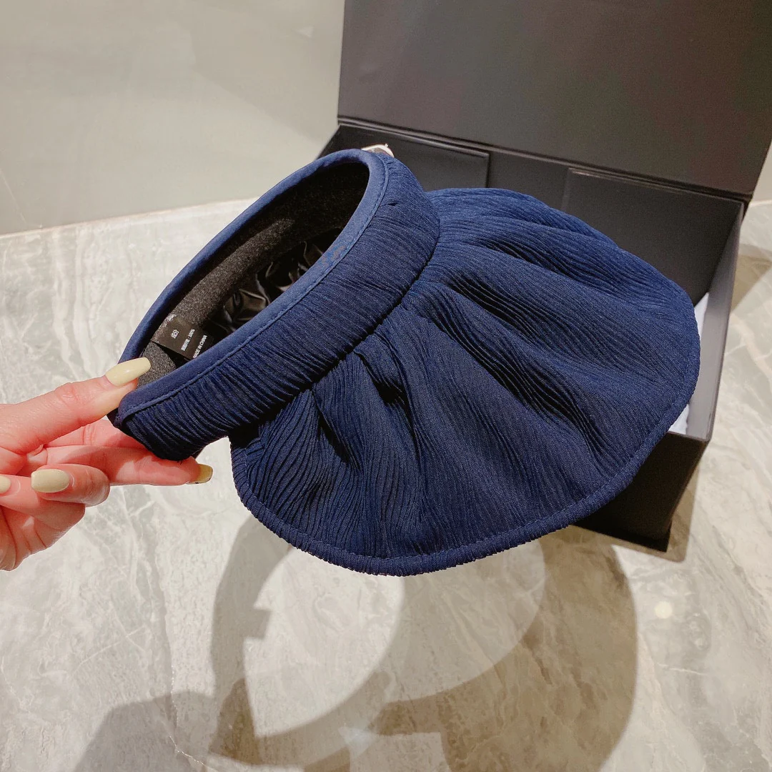 Prada - Классическая треугольная шляпа от солнца