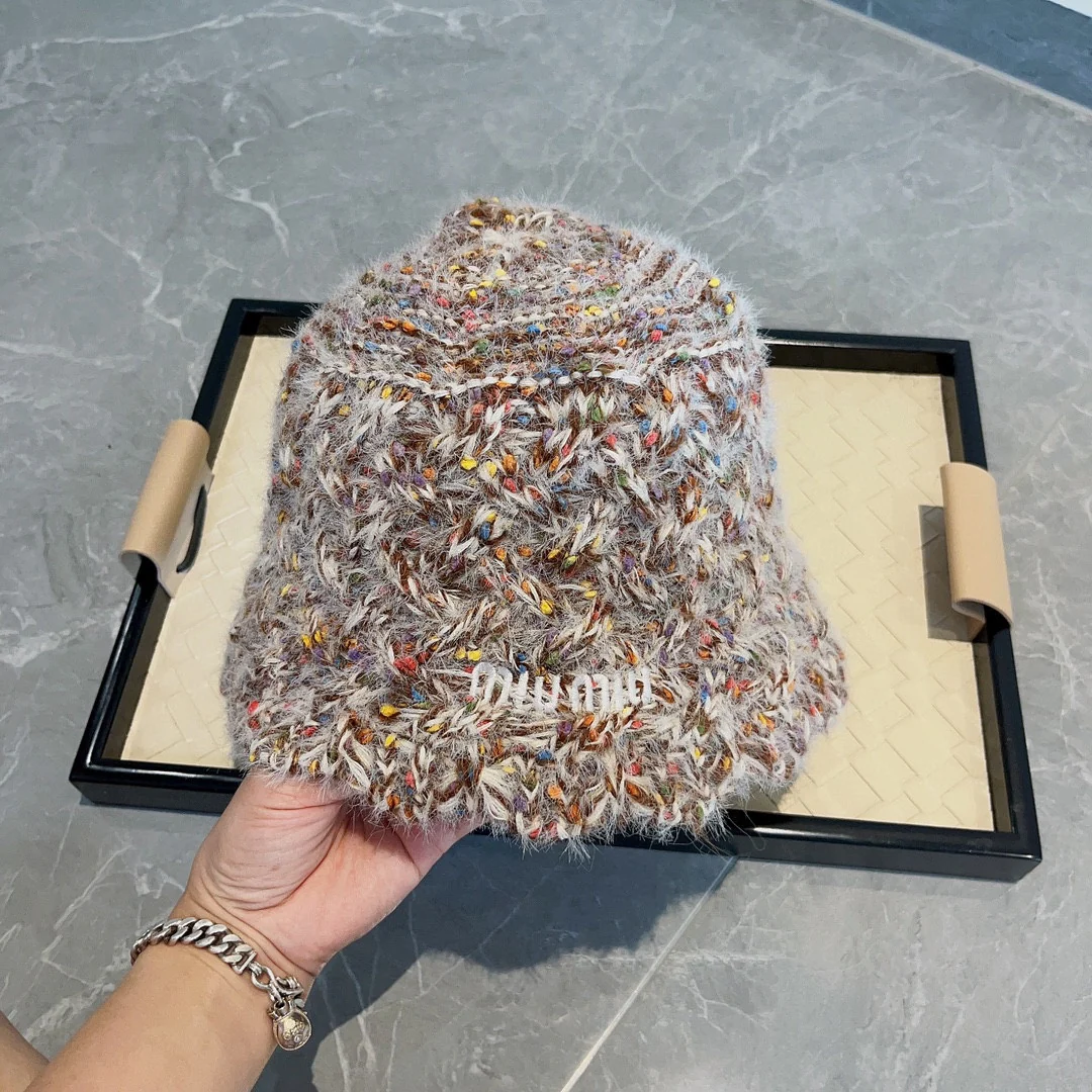 Miu Miu - Осенне-зимняя красочная вязаная шапка