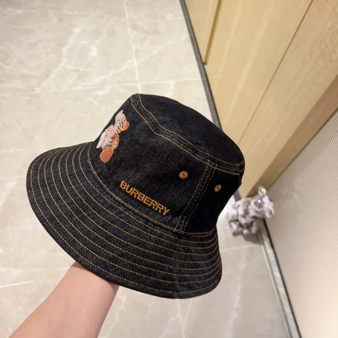 Новинка сезона весна/лето 2023 от Burberry - Джинсовая панама - Черная