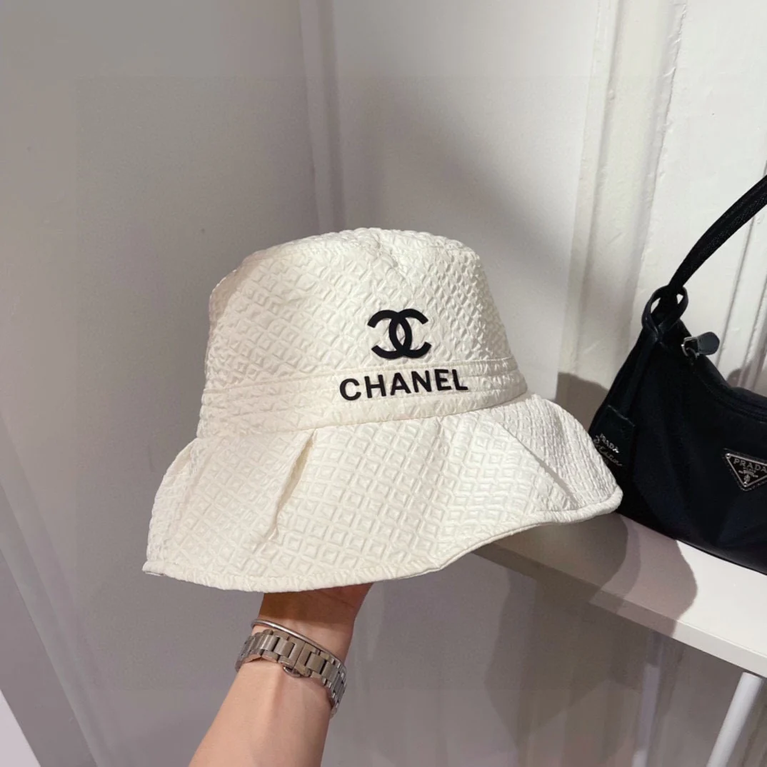 Chanel - Рыбацкая шляпа из плиссированной ткани - Белая