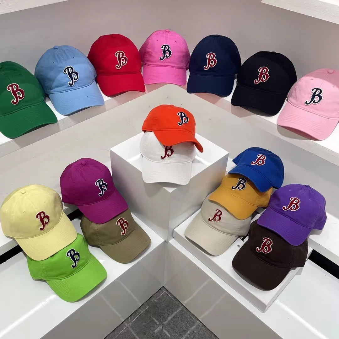 Бейсболка Balenciaga Terry с вышивкой, 2022 год.