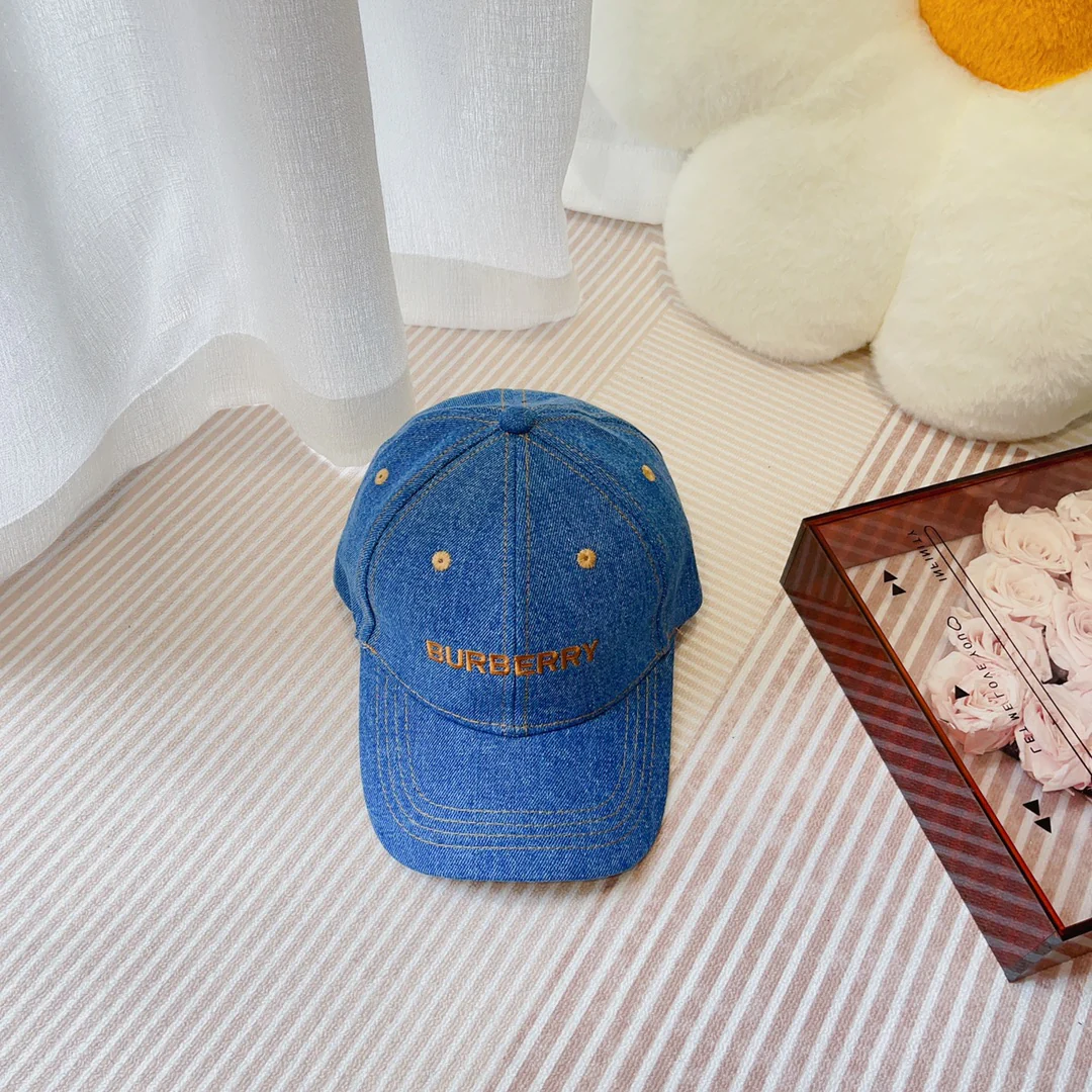 Бейсболка Burberry в ковбойском стиле - светлый цвет