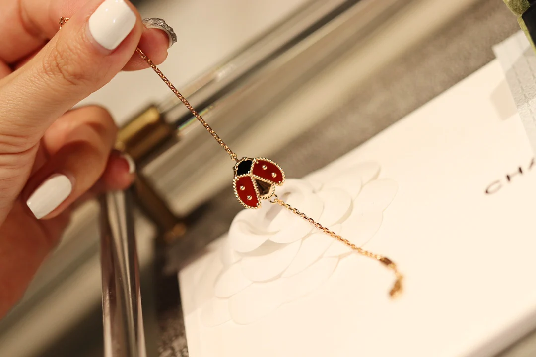 Браслет VCA ?Божья коровка?