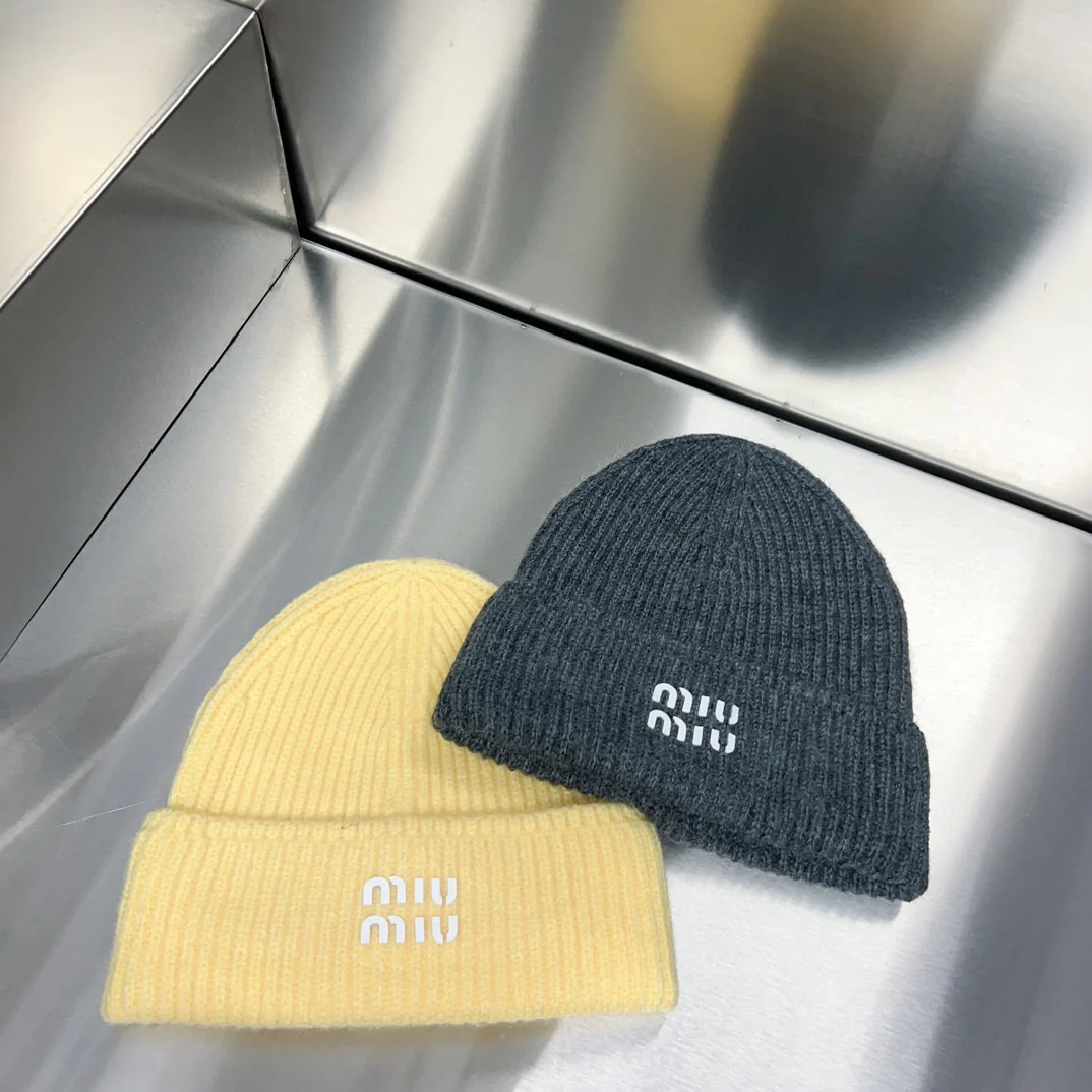 Miu Miu - Новая вязаная шапка-бини