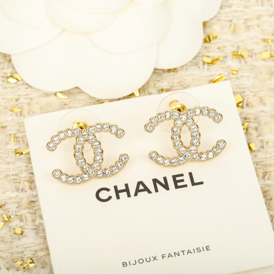 Chanel - Серьги с двойным бриллиантом C, 25 пенсов