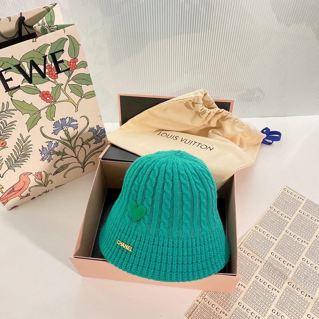 Chanel - Шерстяная вязаная рыбацкая шапка