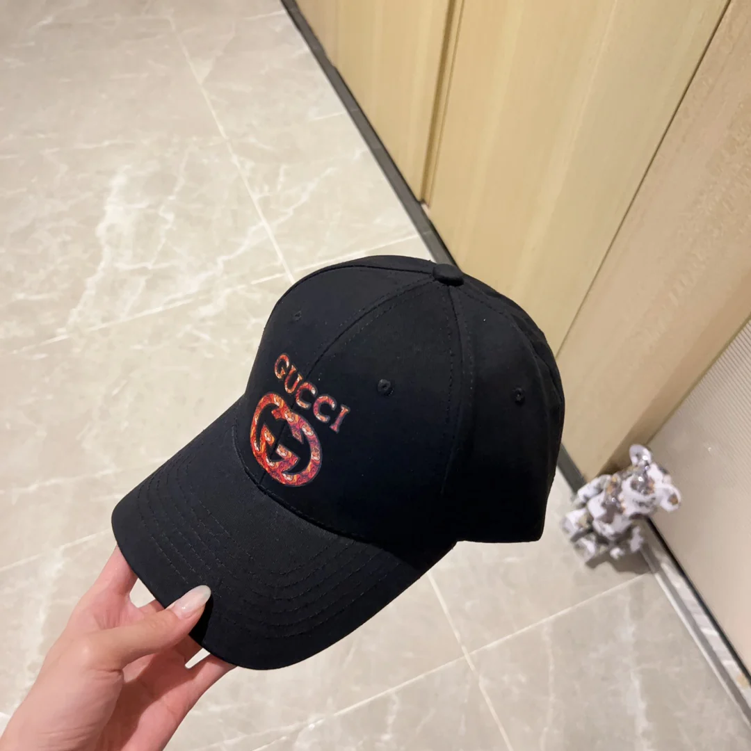 Бейсболка Gucci Весна/Лето 2023