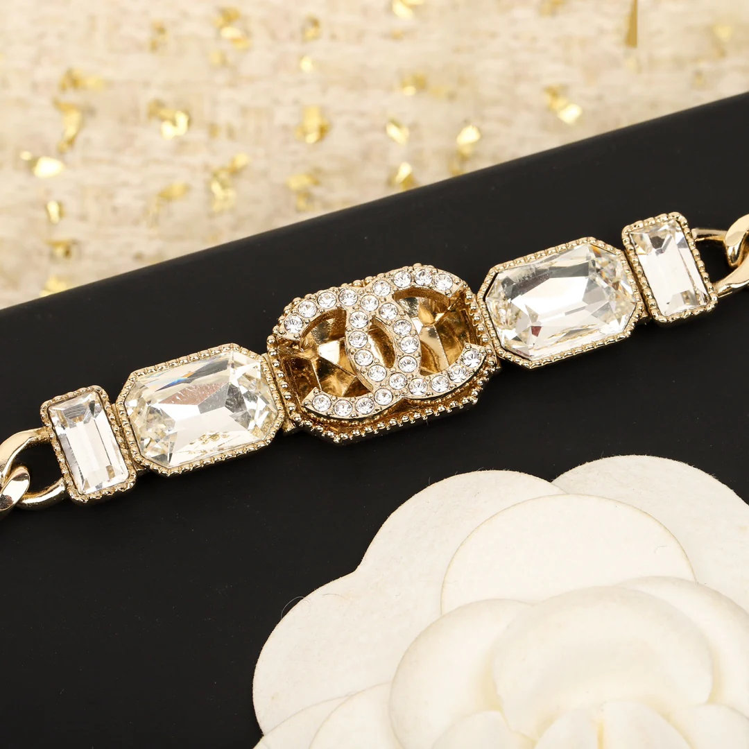 Chanel - Колье 425