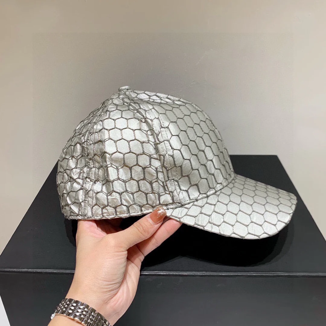 Бейсболка Chanel - унисекс