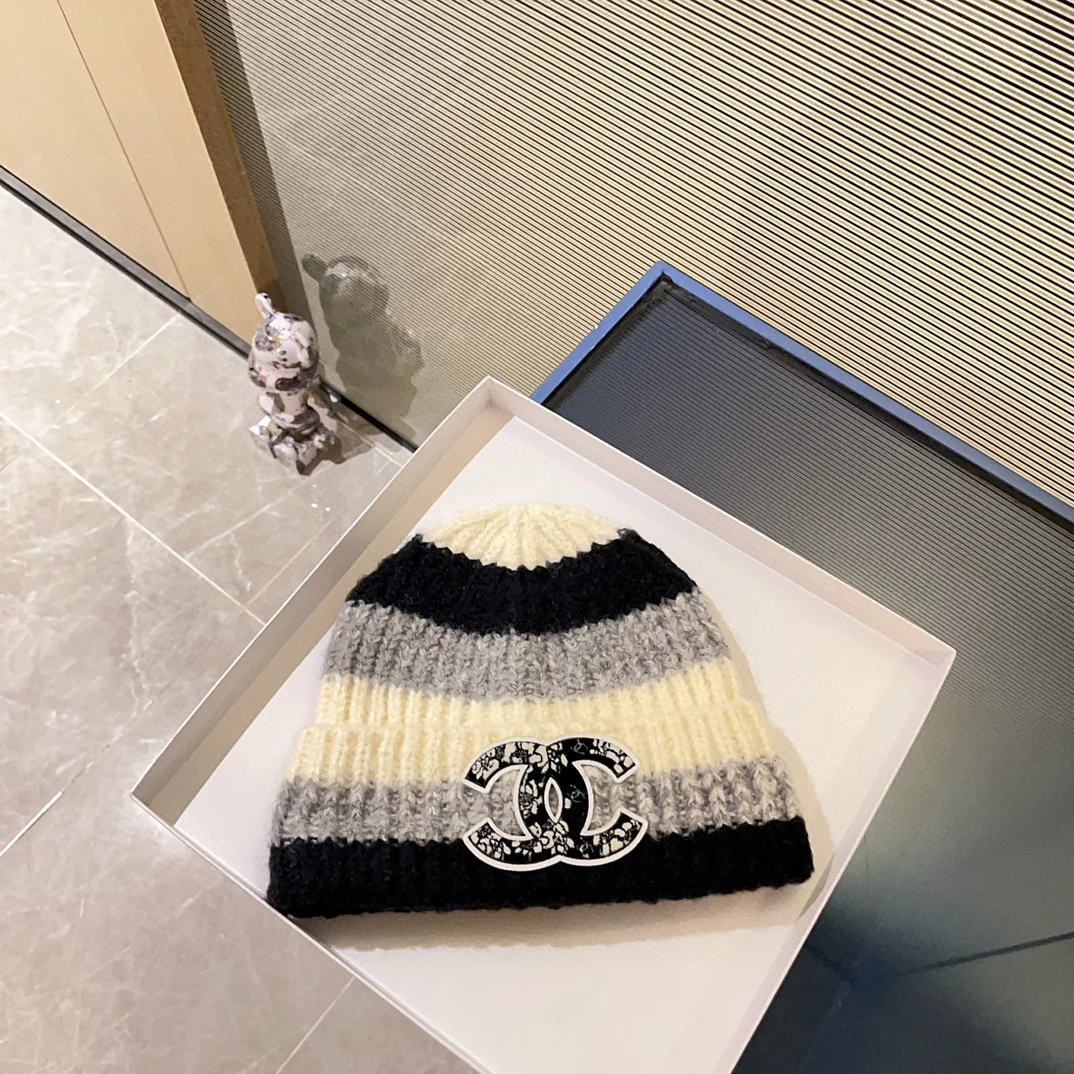 Новая кашемировая вязаная шапка Chanel сезона осень/зима 2023, серая.