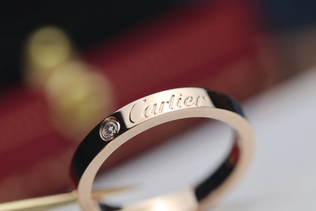 Cartier - Классическое фирменное кольцо с одним камнем