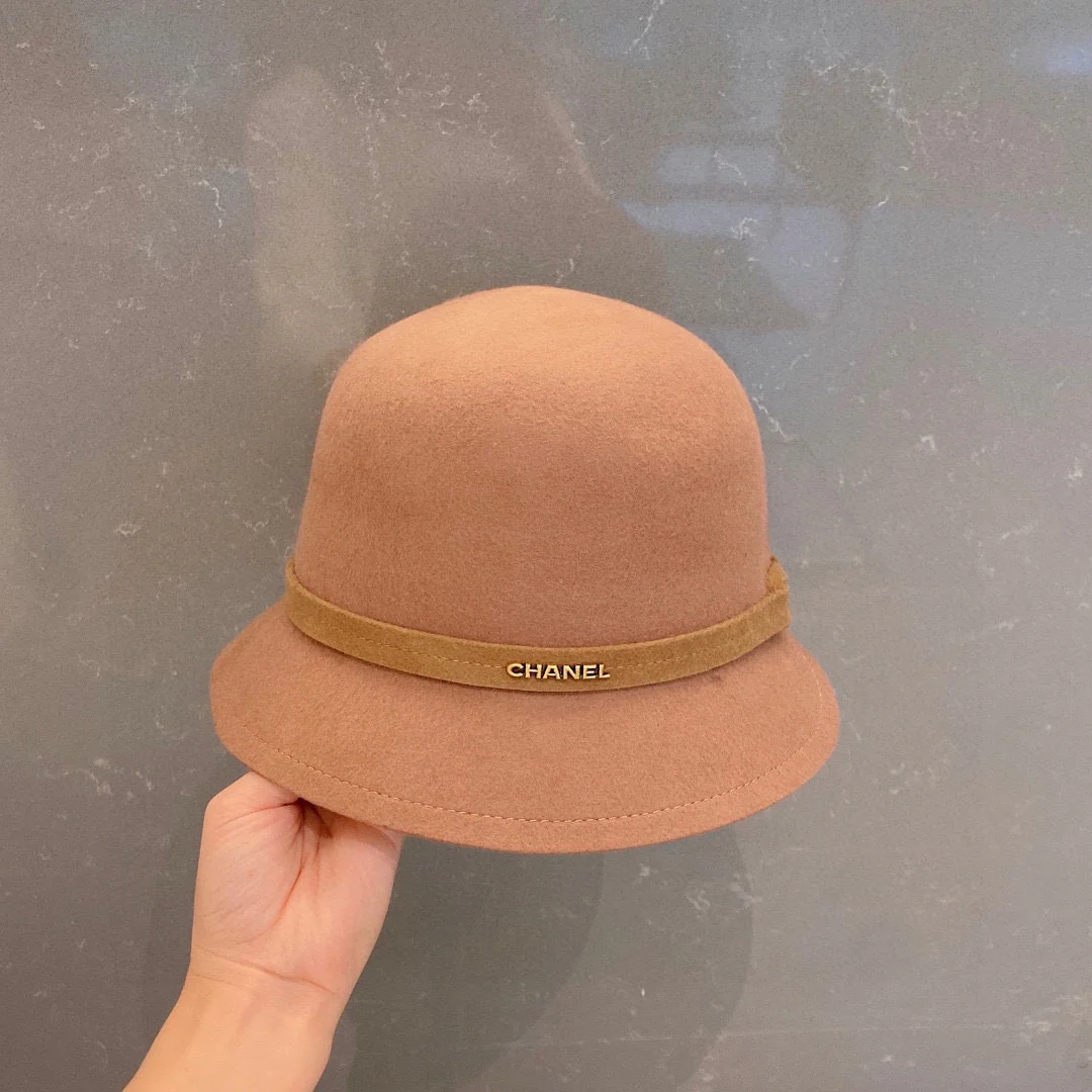 Шерстяная шляпа Chanel - абрикосового цвета