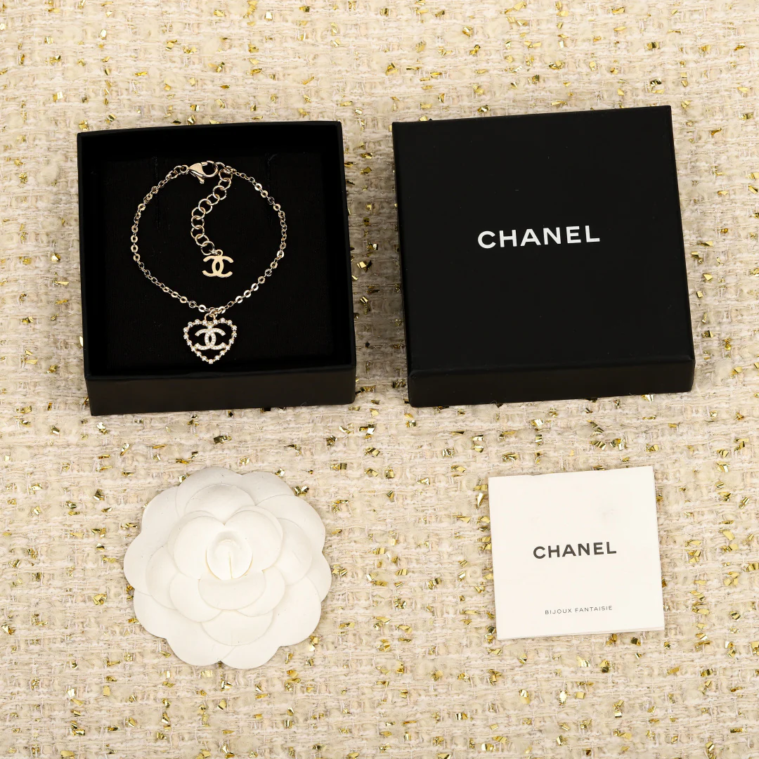 Браслет Chanel 25p с ажурным сердцем