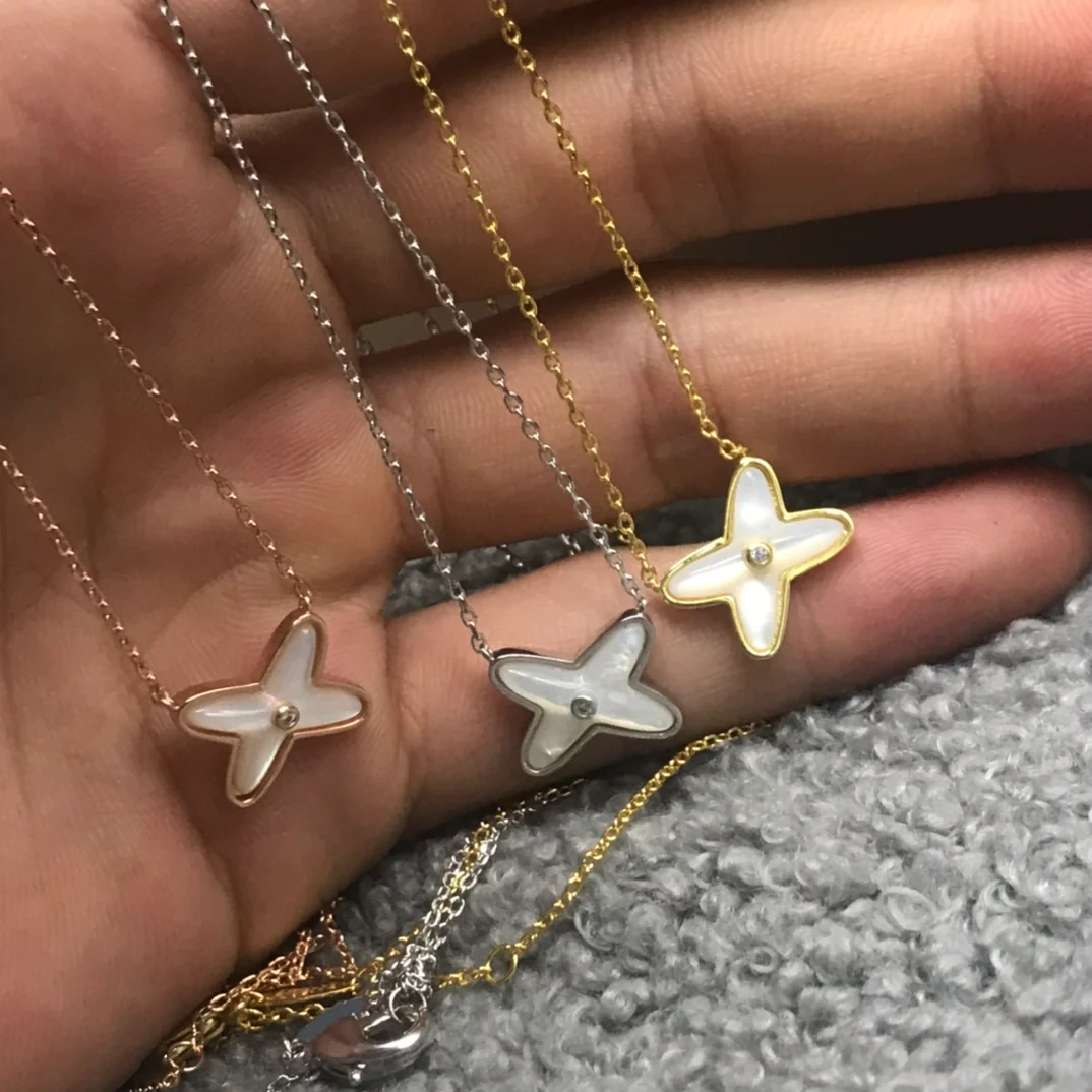 Шаумет - Белая ракушка - Колье - Трехцветное