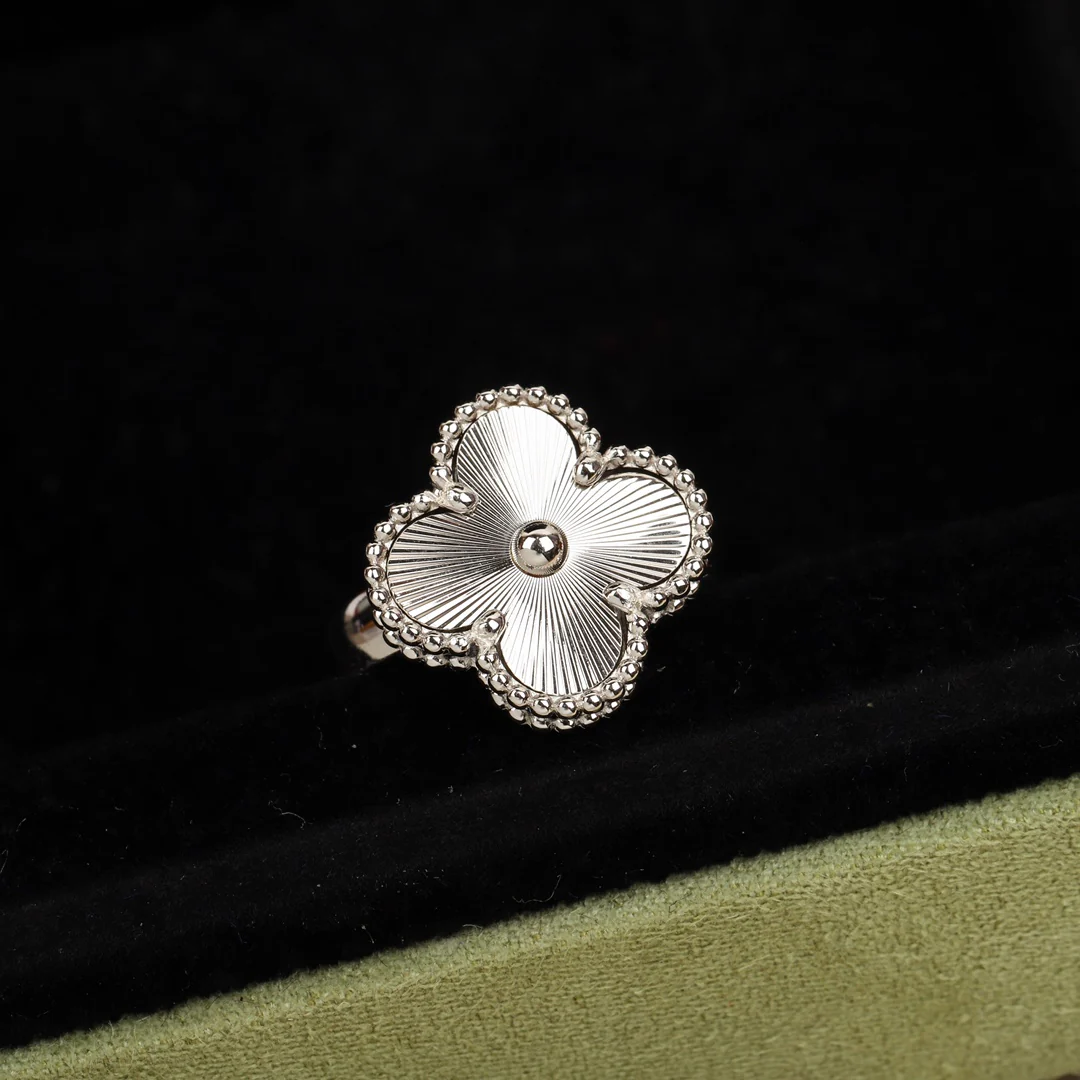 Ван Век - Кольцо 022