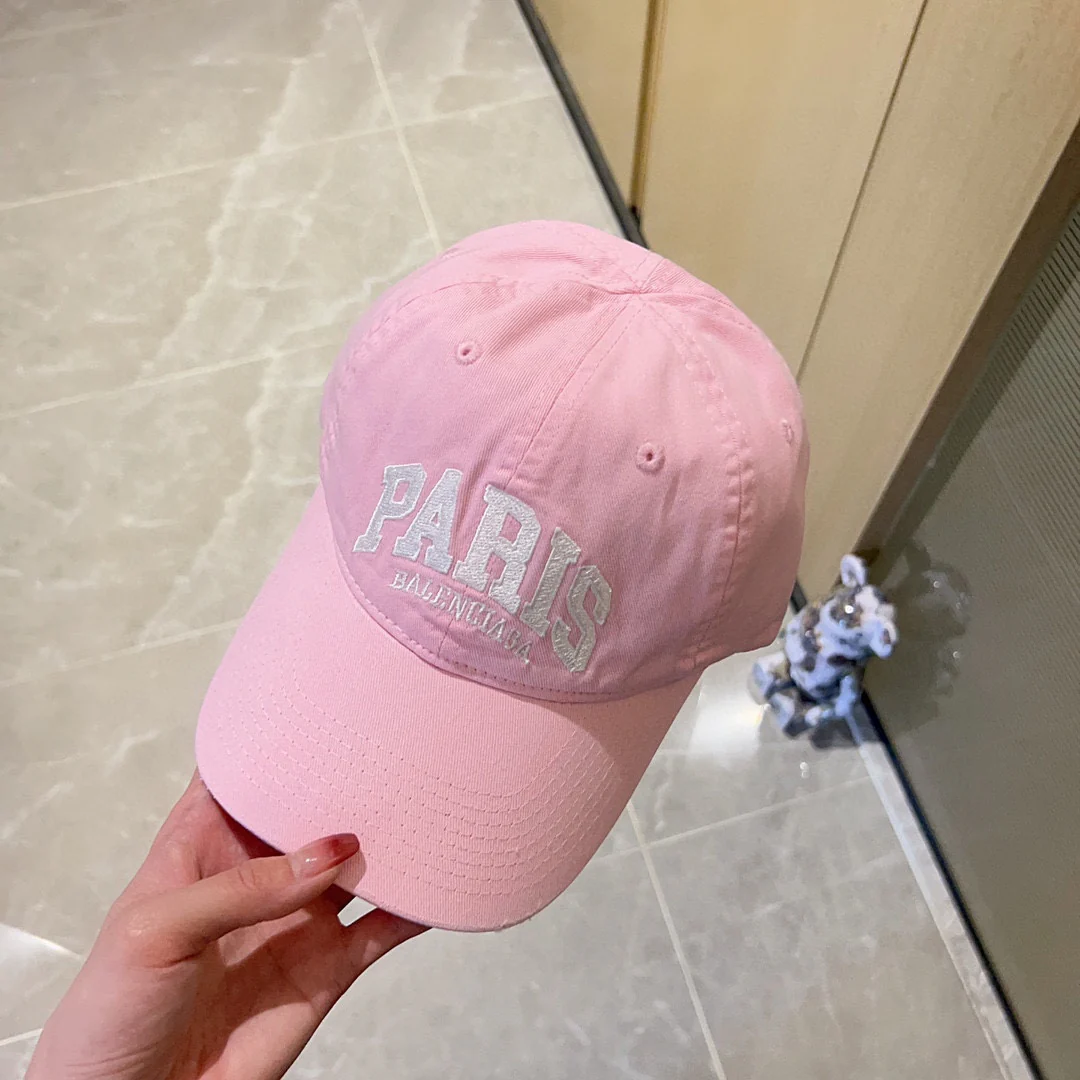 Новая бейсболка Balenciaga 2023 с вышивкой букв - розовая.