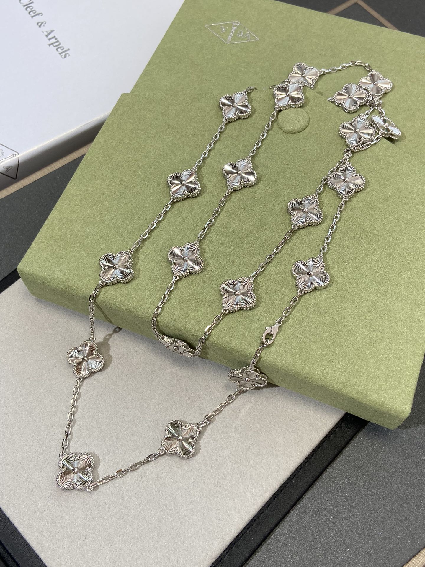 Van Vek - Колье 029