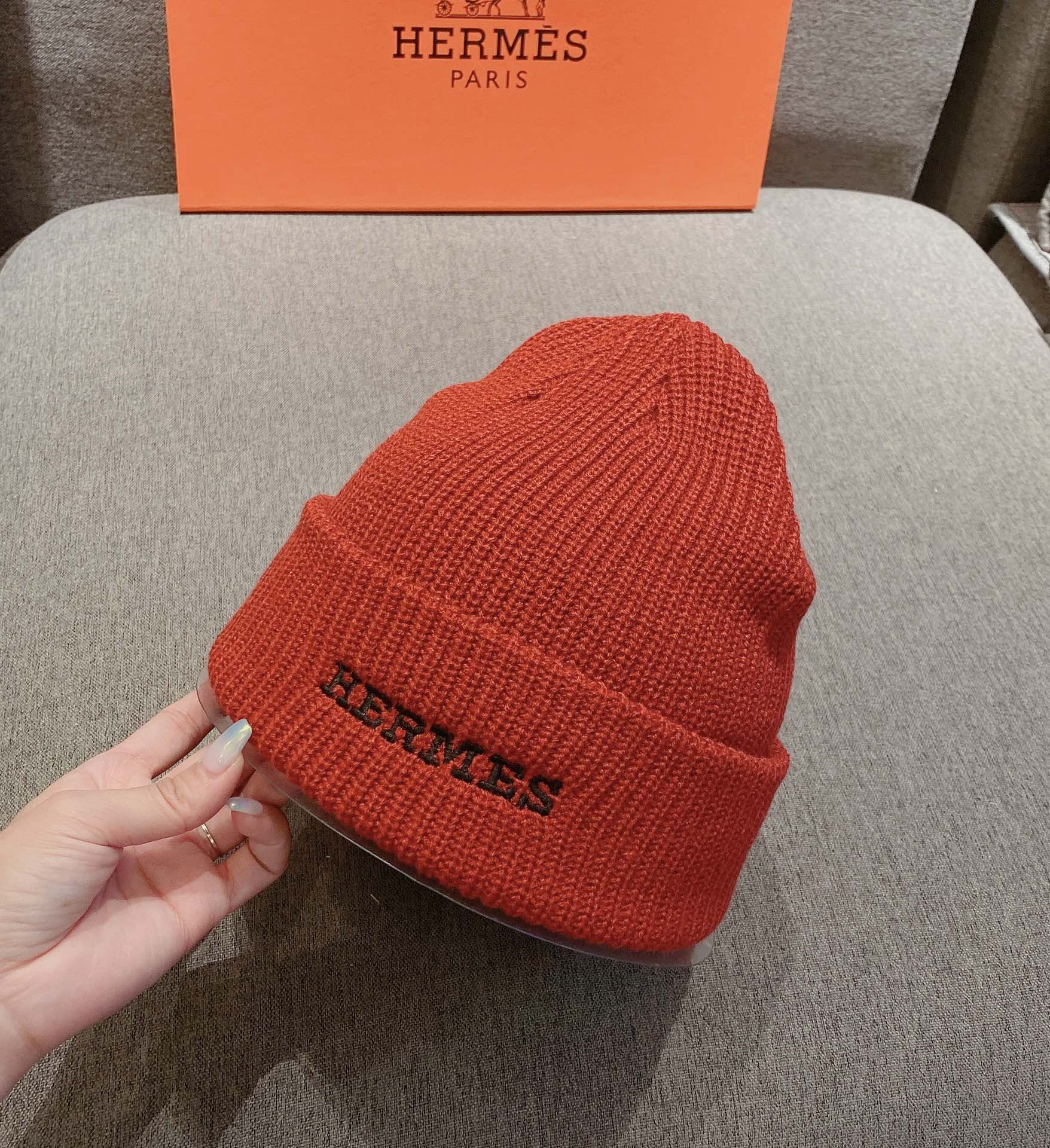 Hermes - Вязаная шапка-бини - Унисекс - Красная