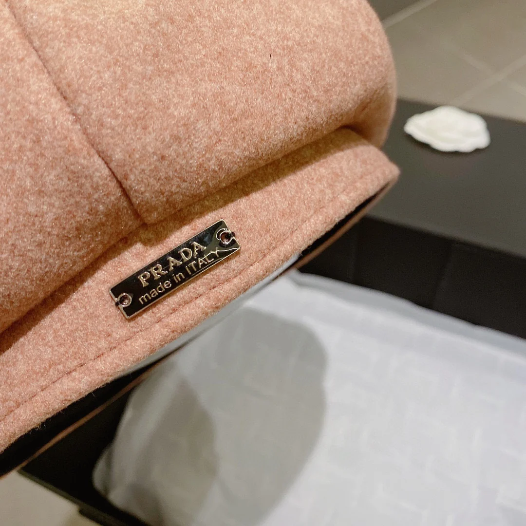 Шерстяной берет Prada, абрикосовый, 1