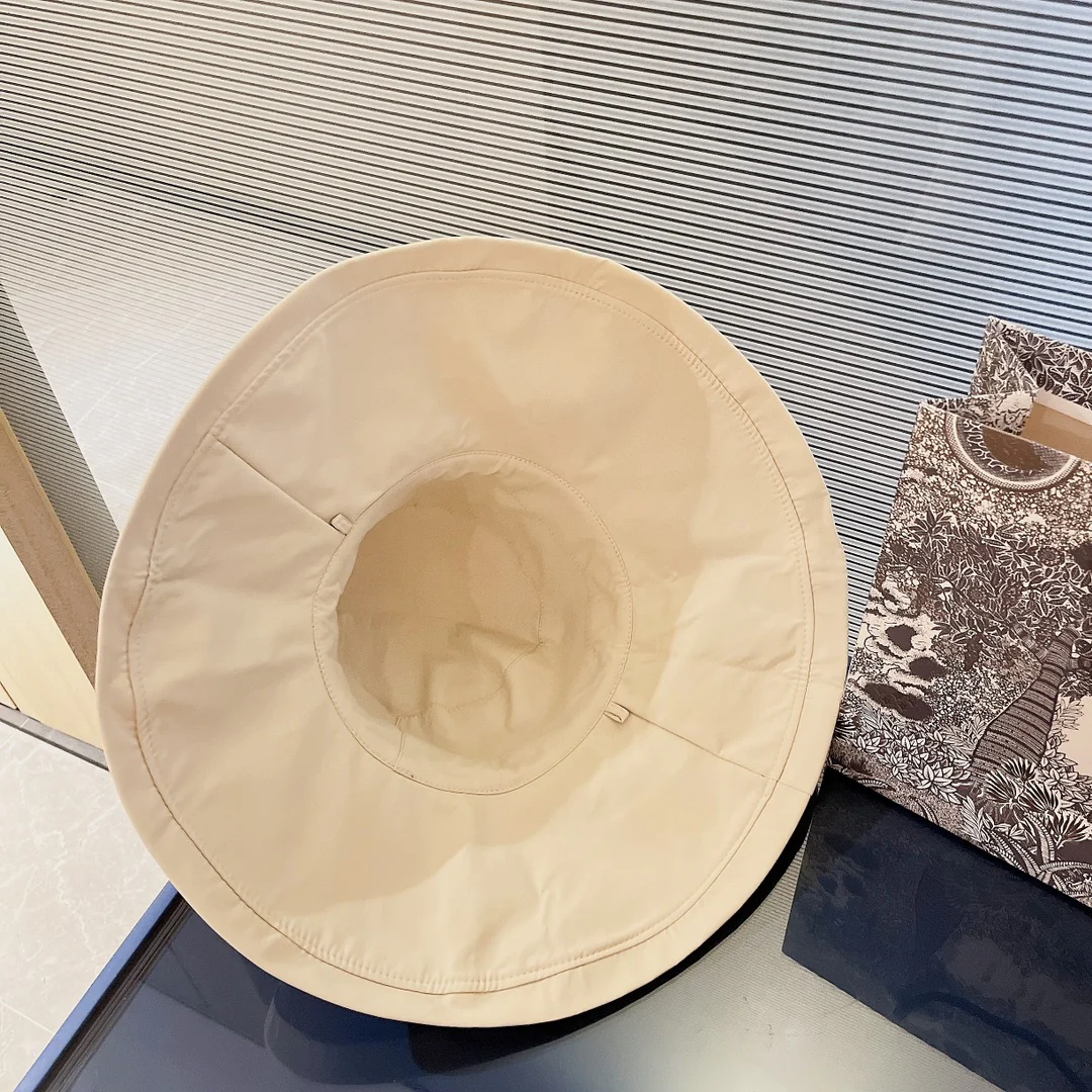 Коллекция Chanel Весна 2022 - Рыбацкая шляпа