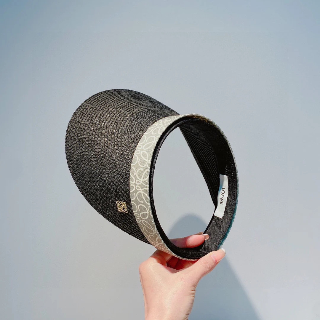 Lolwei - Солнцезащитная шляпа-повязка с монограммой и металлической биркой