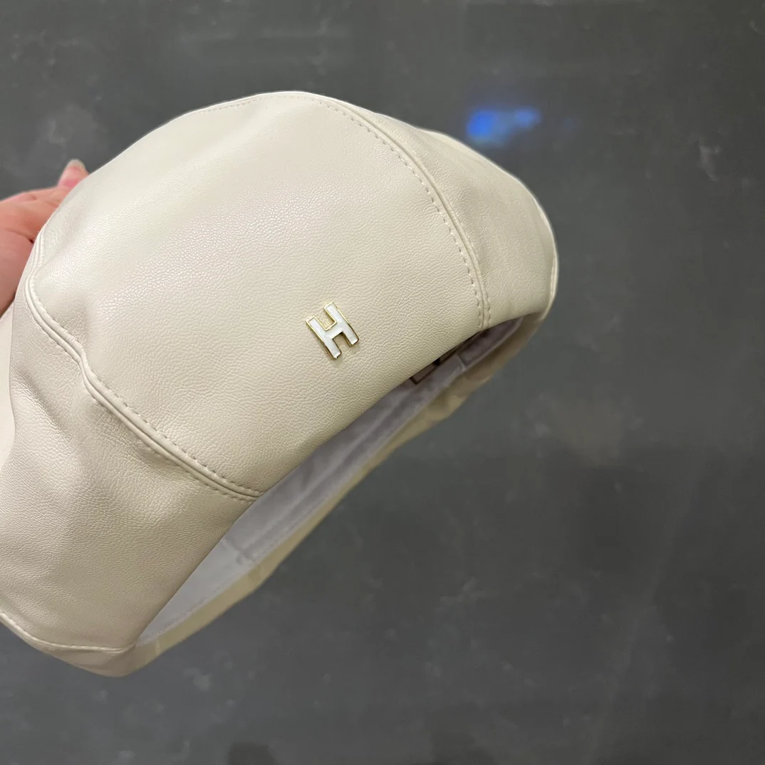 Гермес - Береты - Шляпы художника - Белые