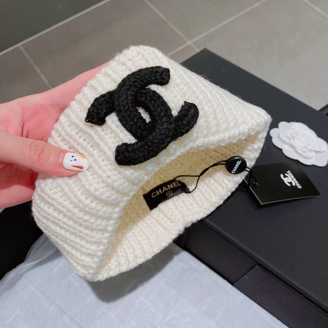 Chanel - Шерстяная вязаная шапка - Белая