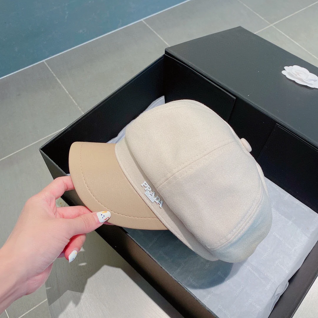 Prada - Белая шляпа художника