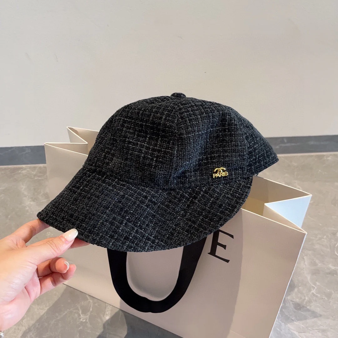 Плетеная шляпа для верховой езды Chanel - черная