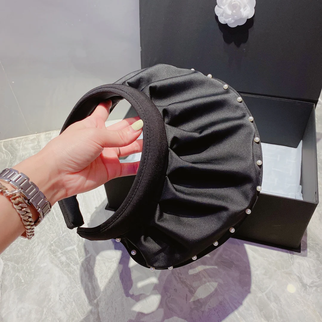 Chanel - Солнцезащитная шляпа - Открытый жилет - Шляпа-ракушка - Черная - 1