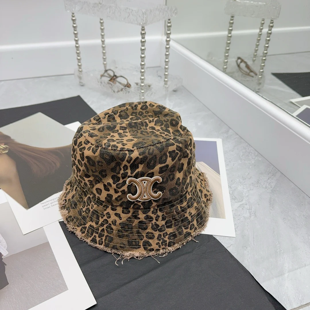 Панама Celine с леопардовым принтом