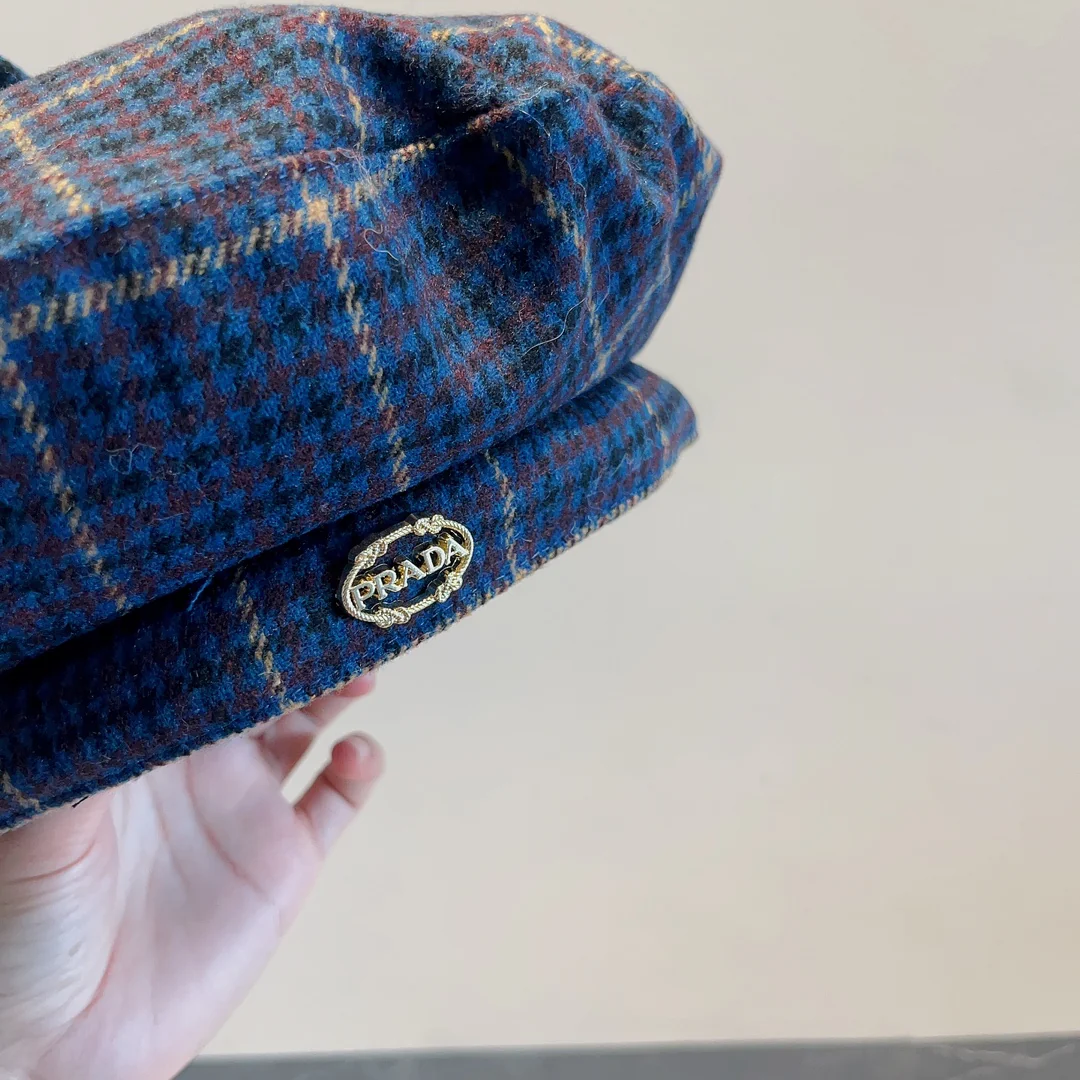 Prada - Ретро клетчатый берет осенне-зимнего сезона - синий