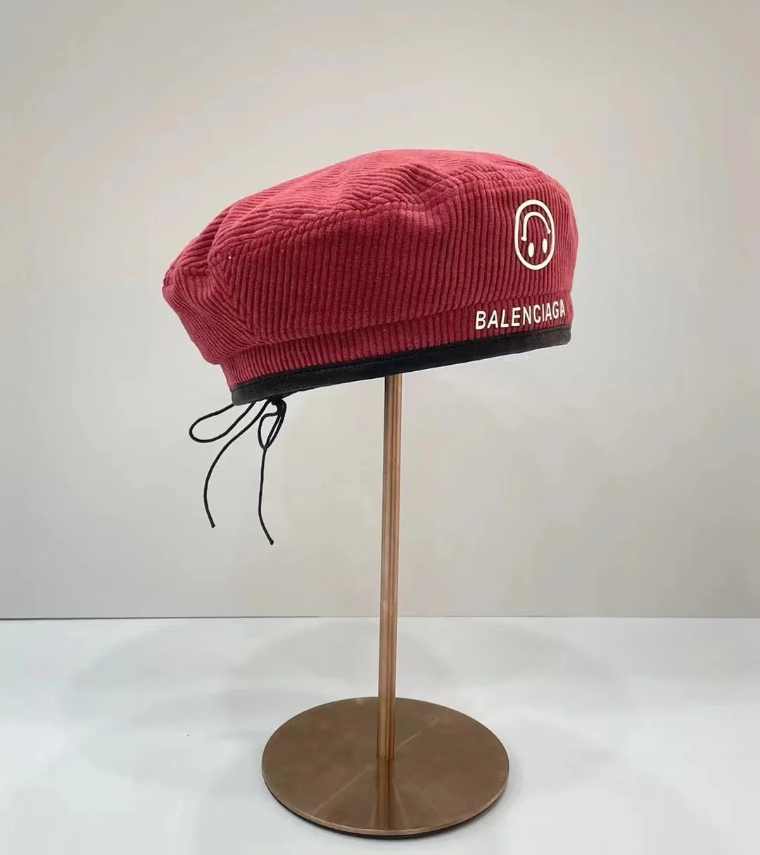 Balenciaga - Улыбающийся вельветовый берет