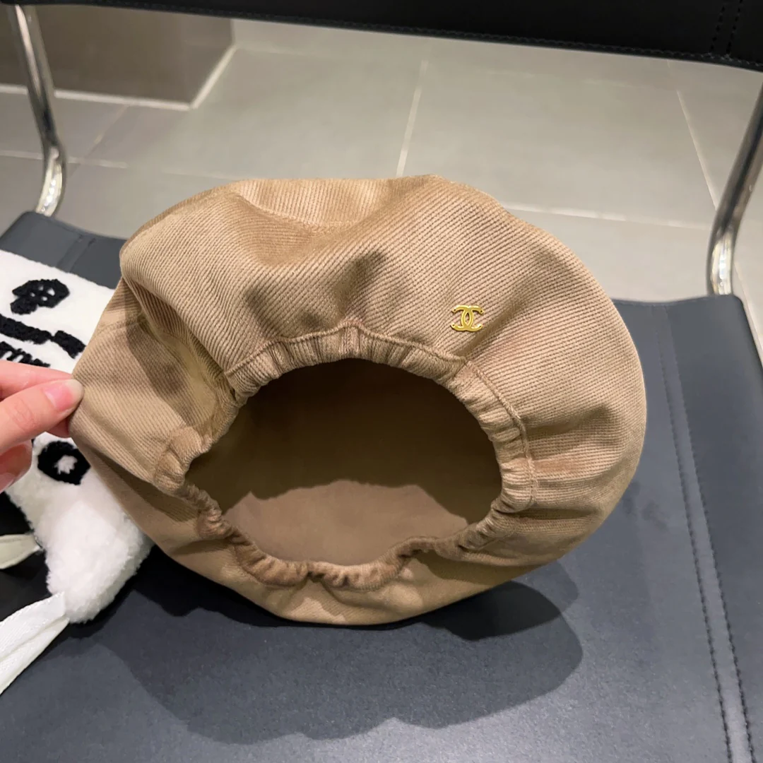 Берет Chanel из вельвета - кофейно-коричневый