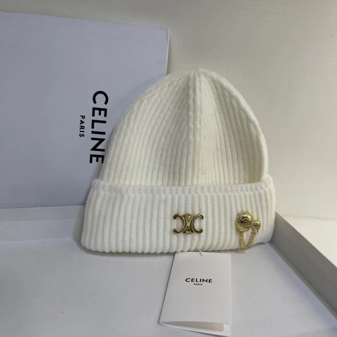 Вязаная шапка в стиле Селин Шанель