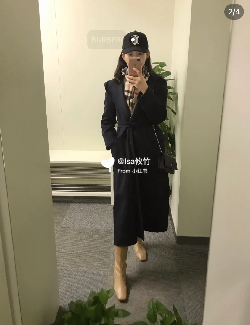 Burberry - Новая клетчатая бейсболка с большой вышивкой буквы B