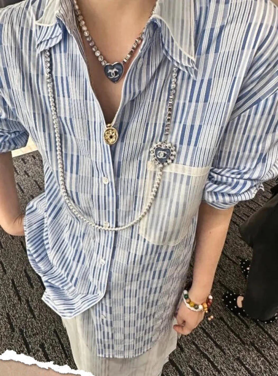 Колье Chanel с сердечком и жемчугом, украшенное стразами, артикул 2506017