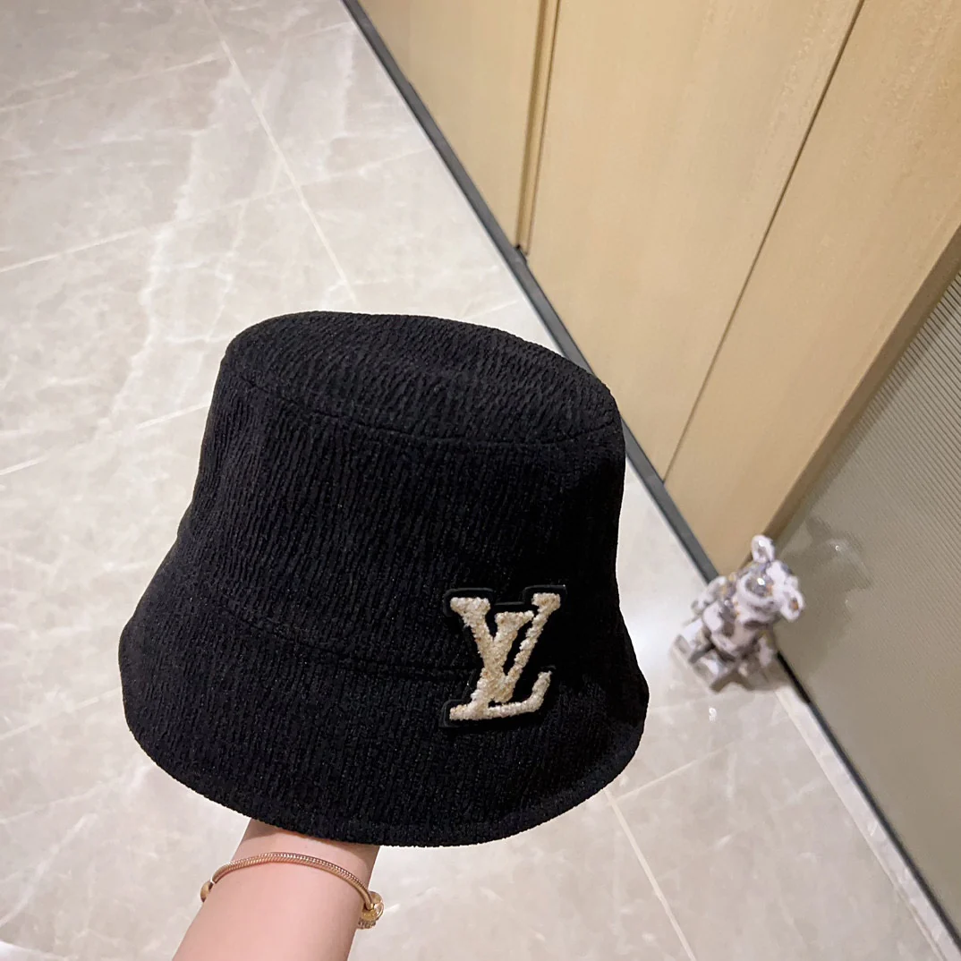 Панама LV 2023 из вельвета - черная