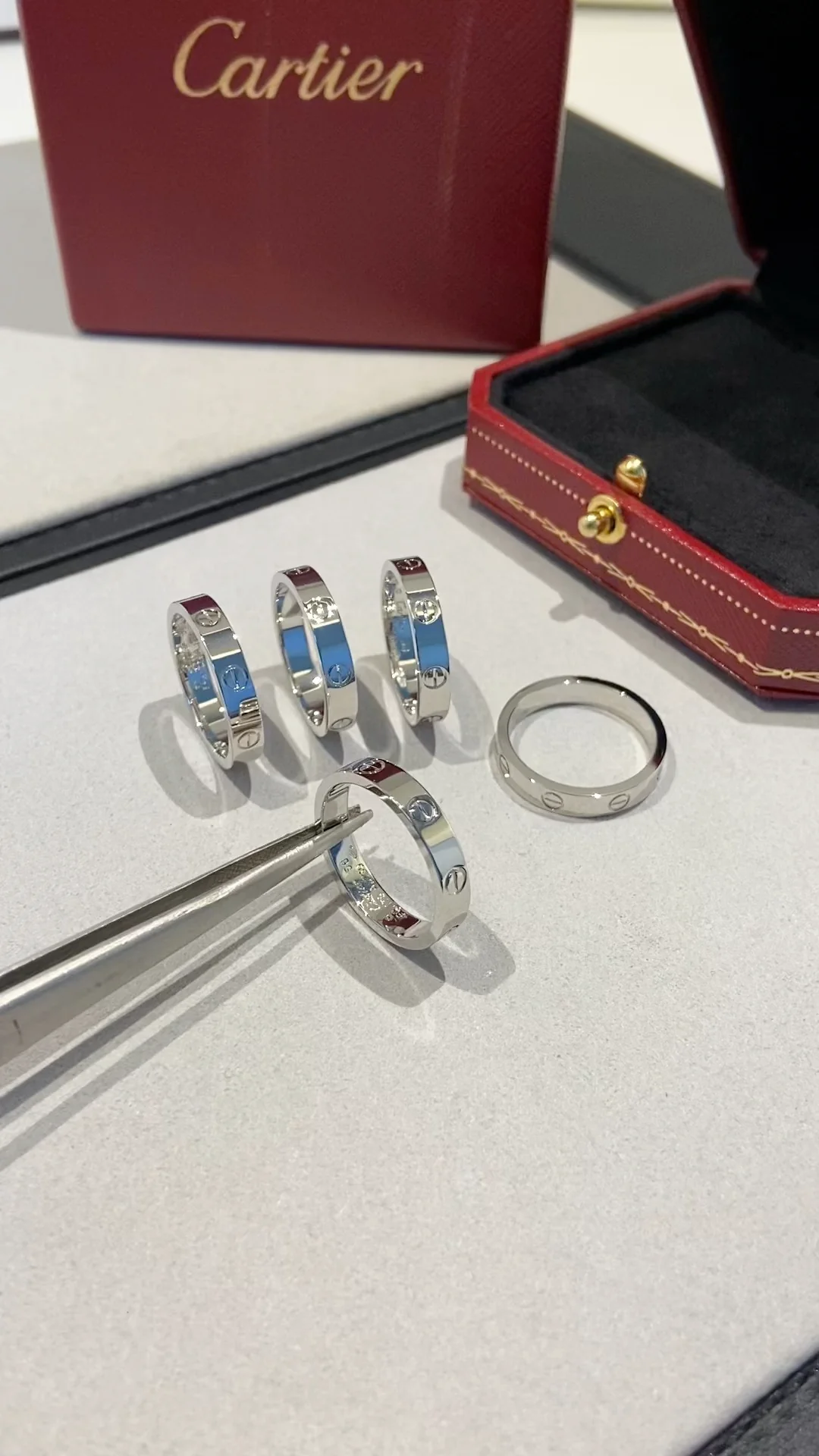 Кольцо Cartier 018