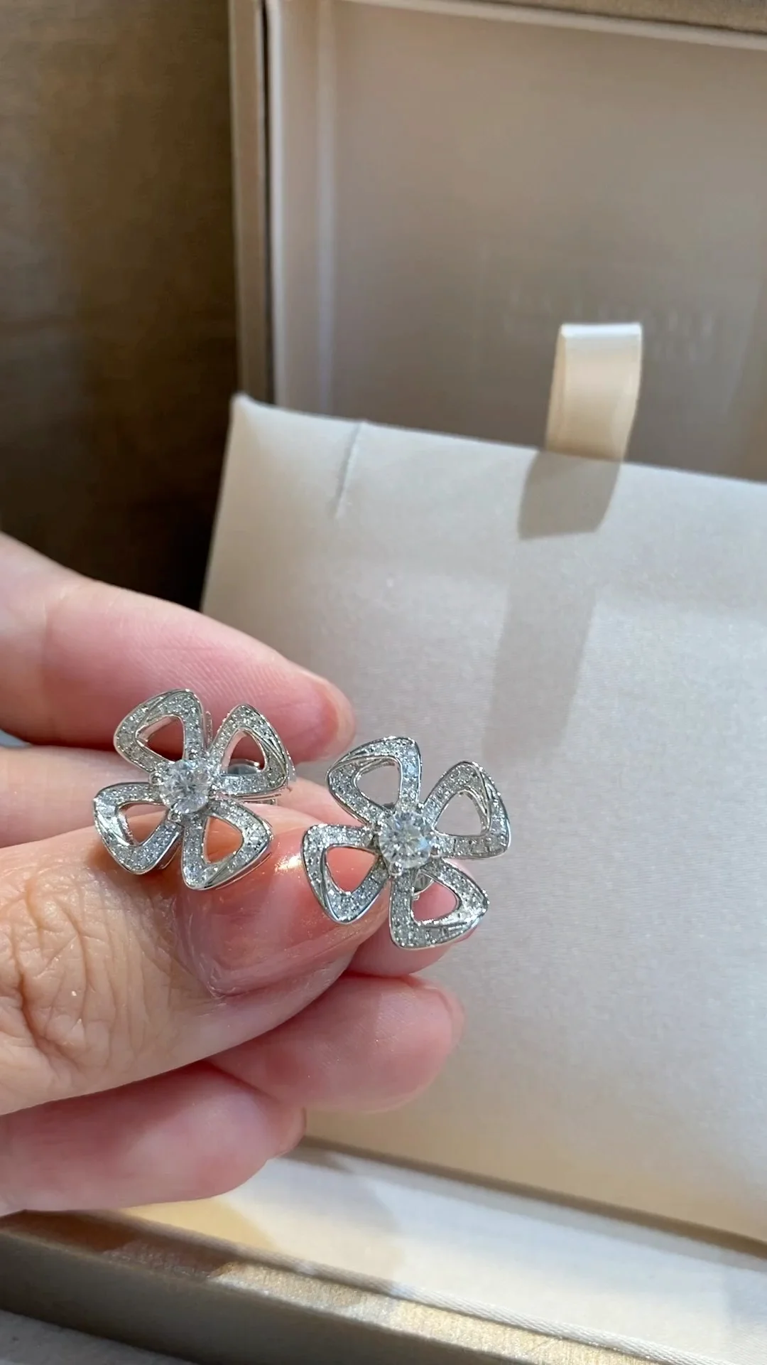 Серьги Bvlgari 040