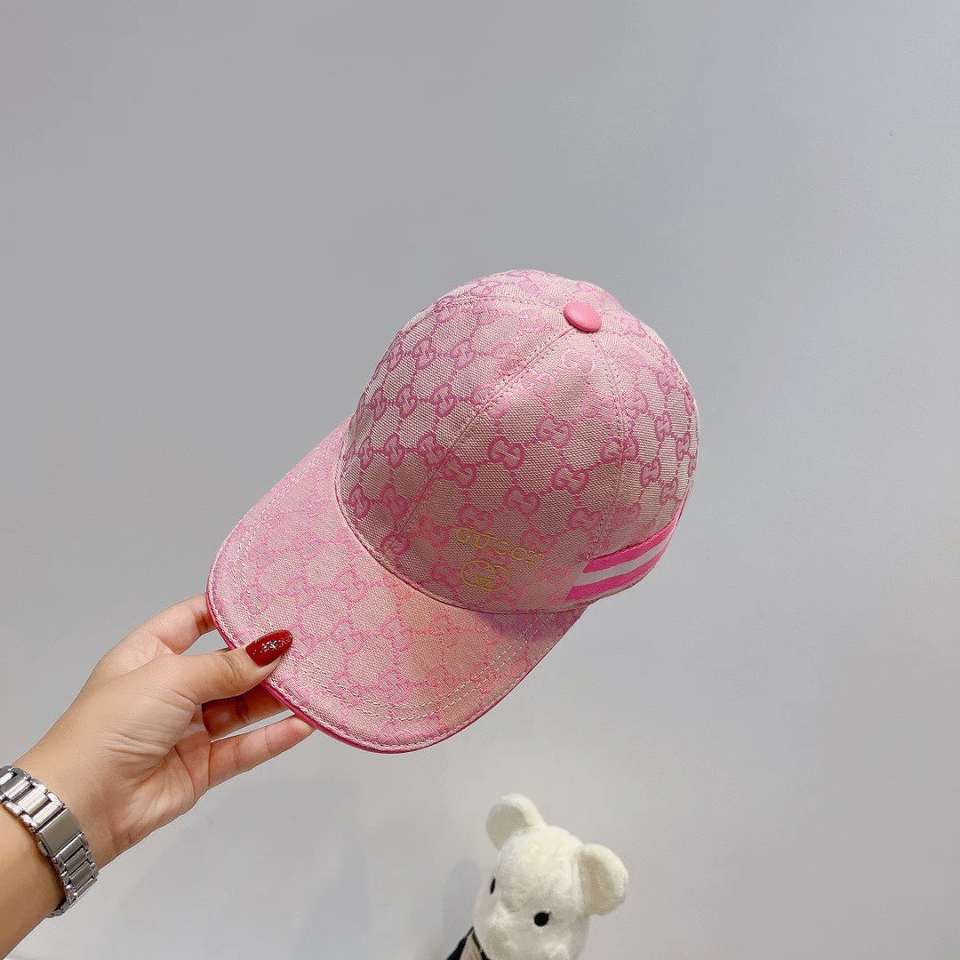 Классическая холщовая бейсболка Gucci с небольшой вышивкой - розовая