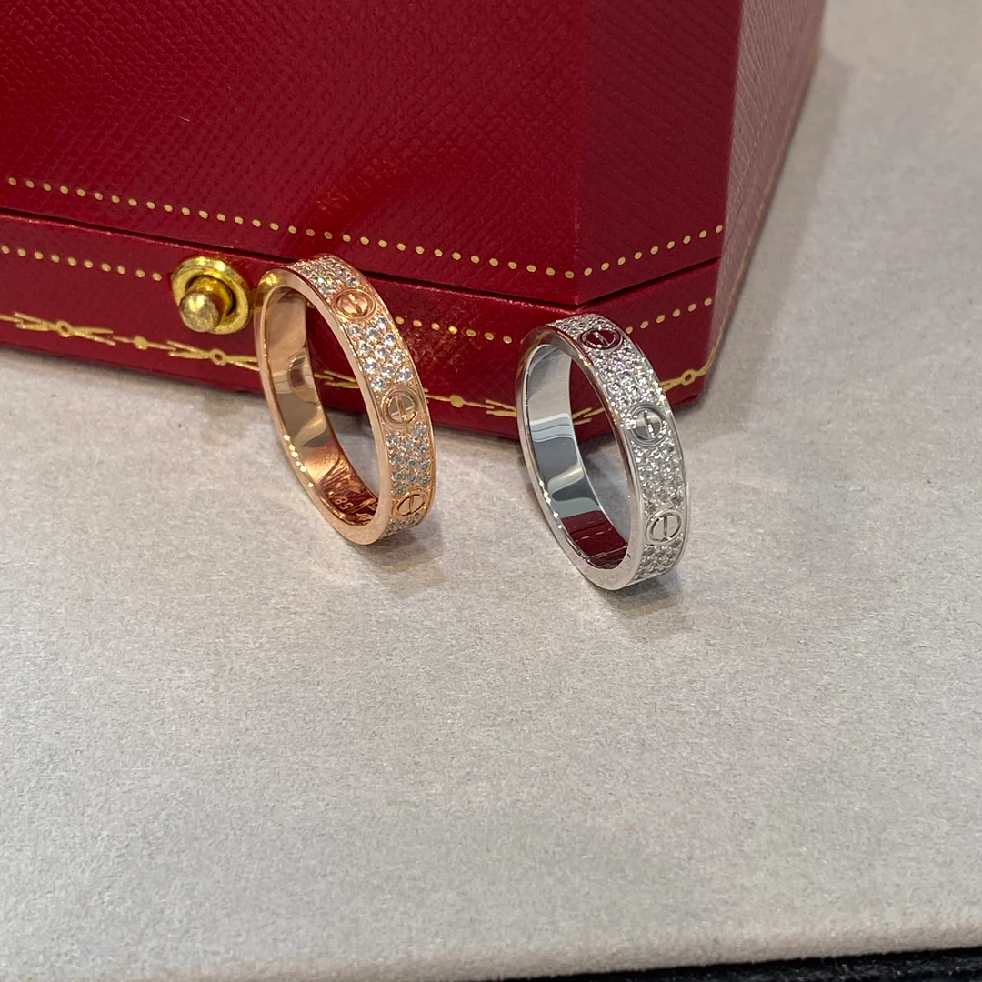 Кольцо Cartier Love - Starry Night в смелом дизайне