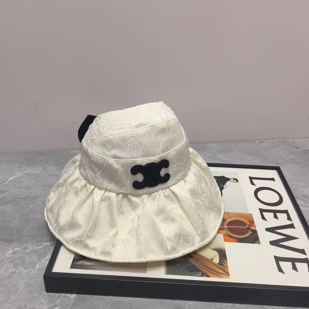 Celine - Новая широкополая шляпа от солнца с бахромой и оборками.