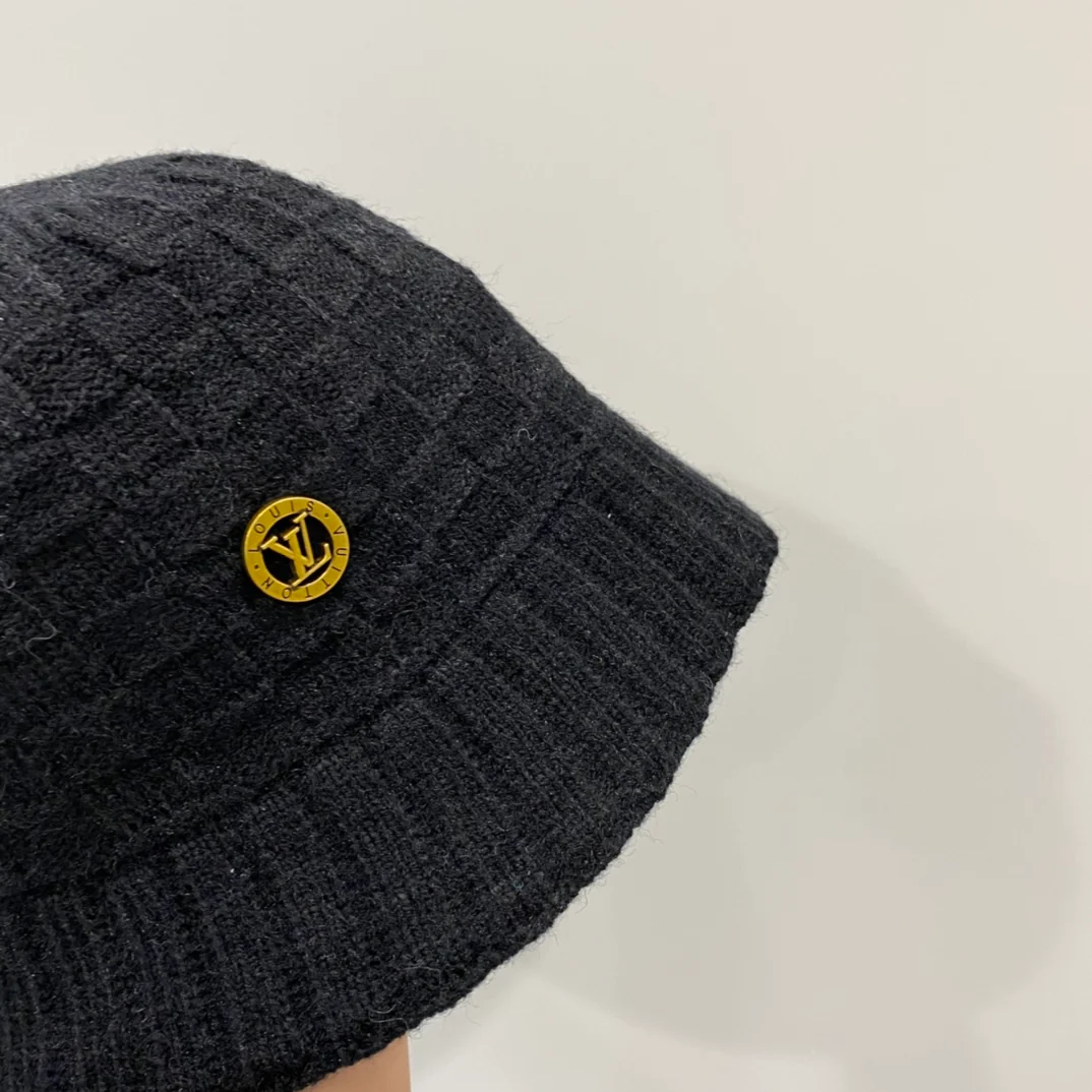 LV - Вязаная рыбацкая шапка