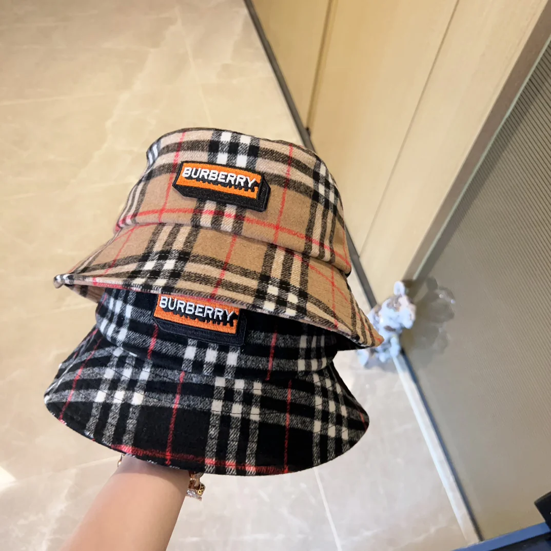 Новая кашемировая панама в клетку от Burberry, 2023 год, оранжевая.