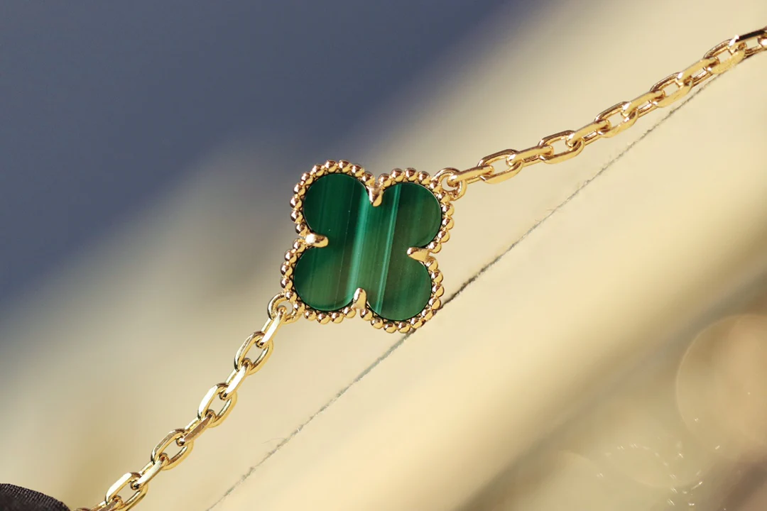 Van Vuitton - Колье 037