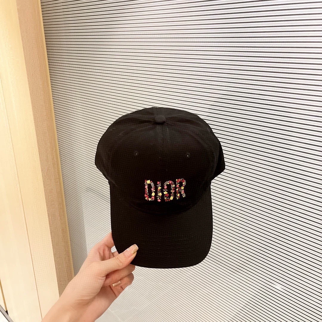 Бейсболка Dior с цветочным логотипом - 1