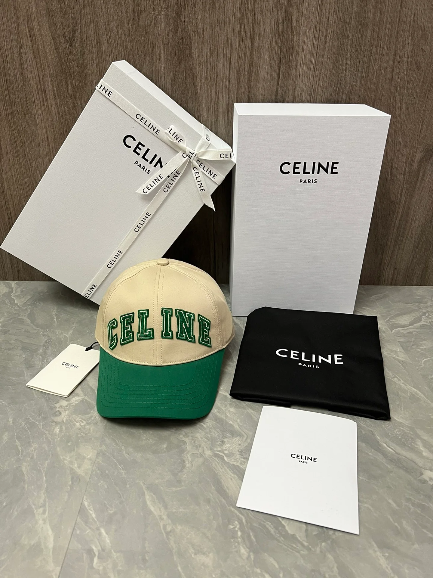 Celine — Стильная и элегантная хлопковая бейсболка, такая же, как на официальном сайте — зеленая.