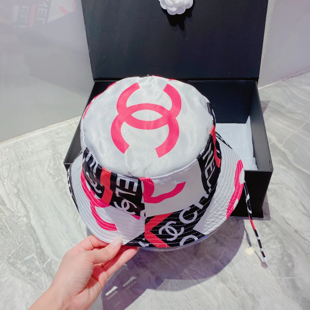 Chanel - Новая рыбацкая шляпа с граффити - 1