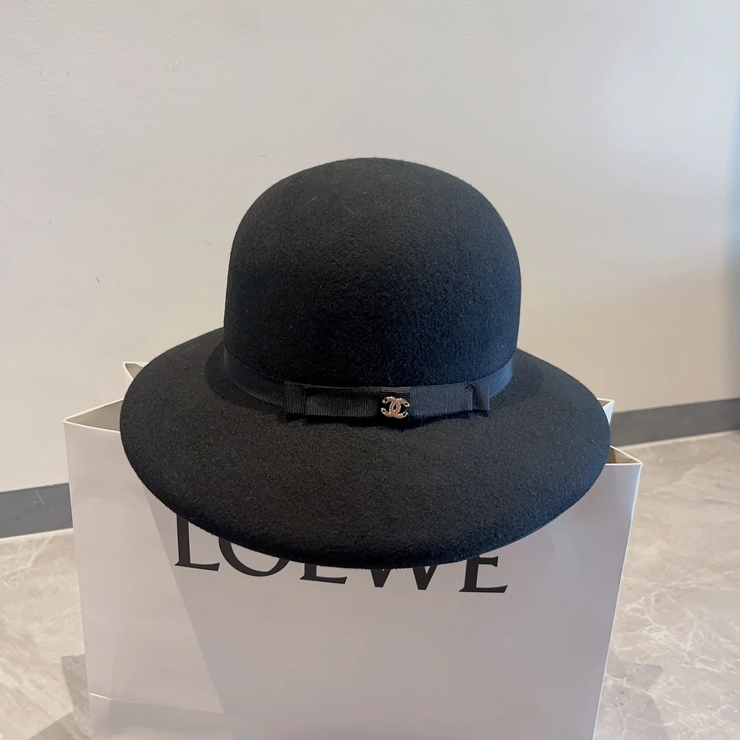 Chanel - Маленькая шерстяная панама Double C SU6